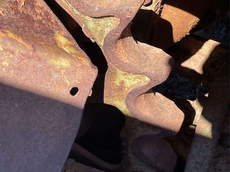 caterpillar-twenty-image-23