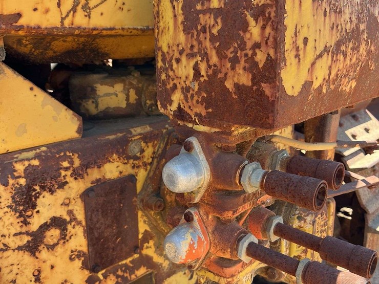 caterpillar-d6-image-33