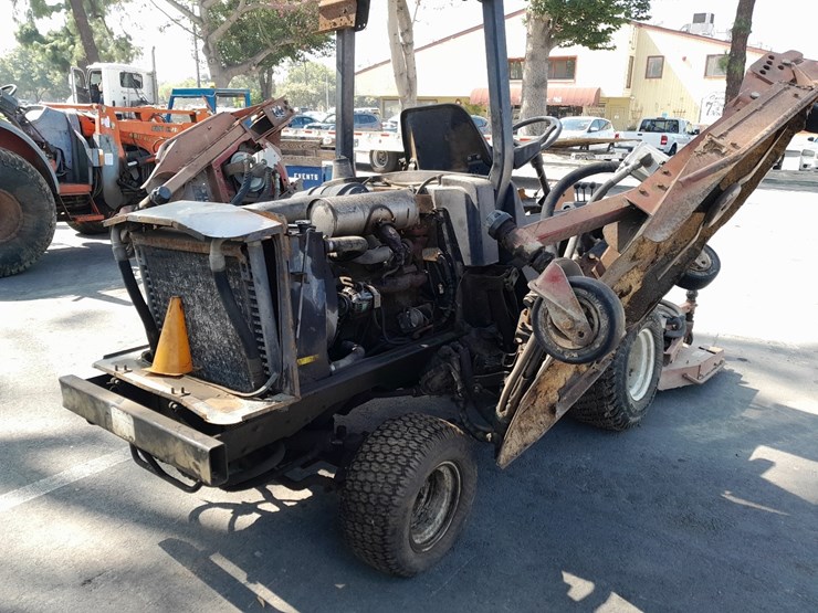 lot#-100--4wd-lawn-mower-image-4