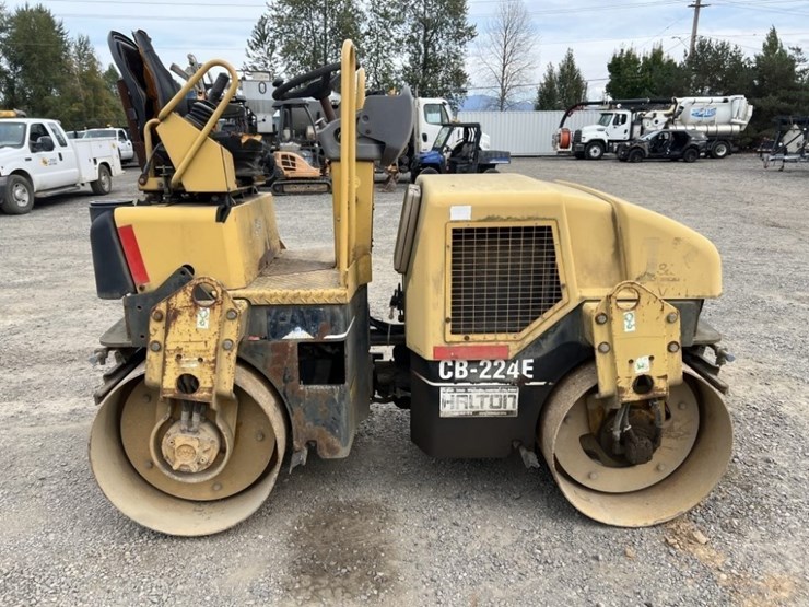 2005-caterpillar-cb-224e-image-3