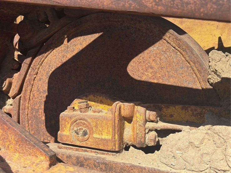 caterpillar-d4-image-34