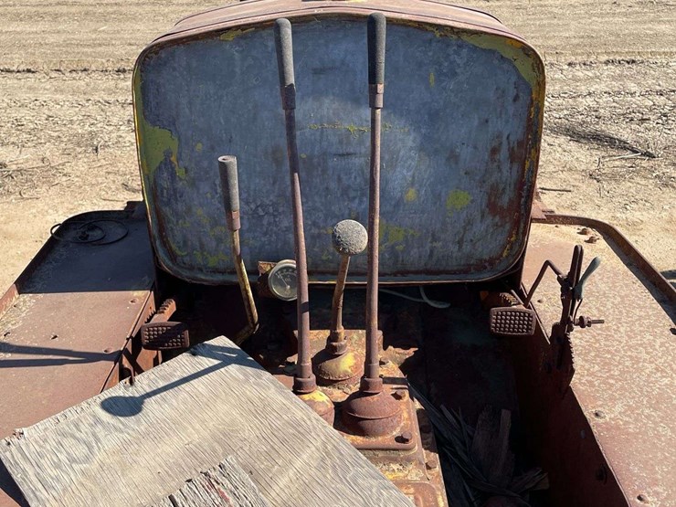 caterpillar-twenty-image-46