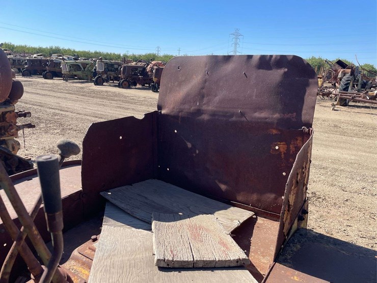 caterpillar-twenty-image-45