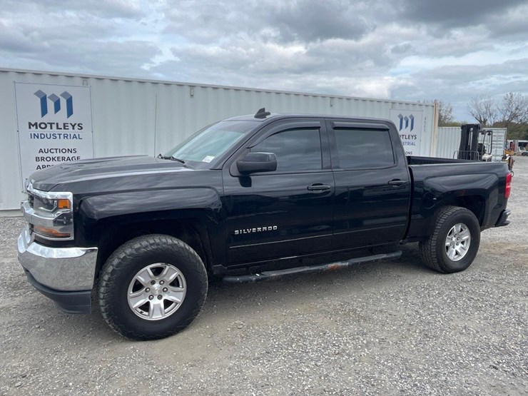 2018-chevrolet-silverado-1500-lt-image-1