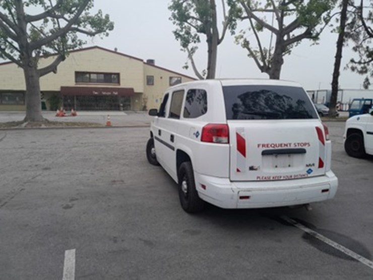lot#--2014-mblt-mv-1-handicap-van-image-3