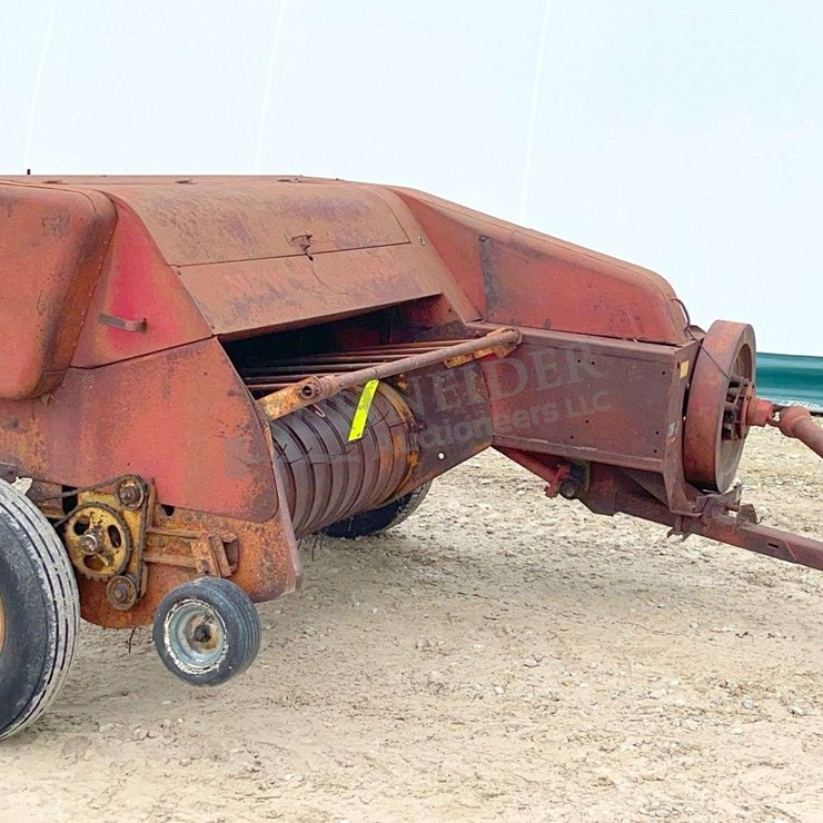 NEW HOLLAND 67