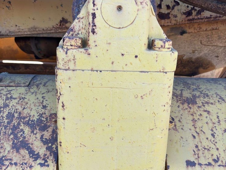 caterpillar-d9-image-36