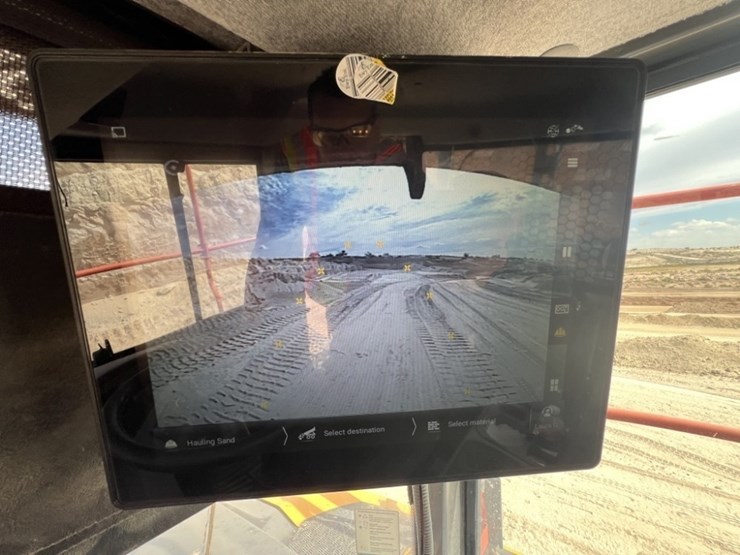 2020-volvo-a60h-image-40