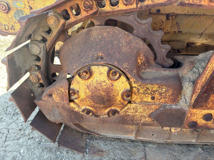 caterpillar-d4-image-29