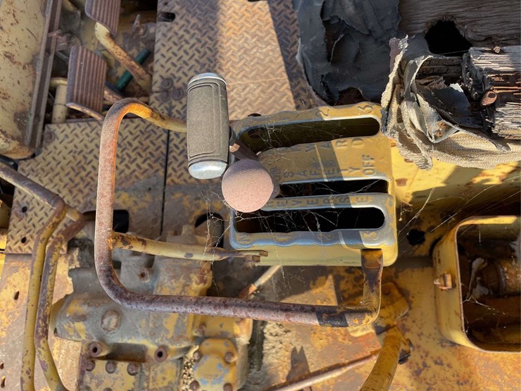 caterpillar-d9g-image-40