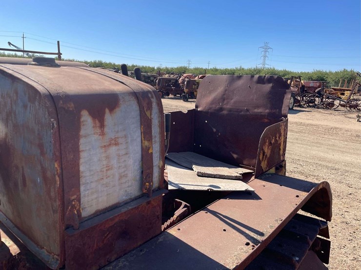 caterpillar-twenty-image-44