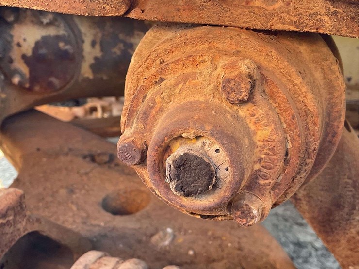 caterpillar-d4-image-14