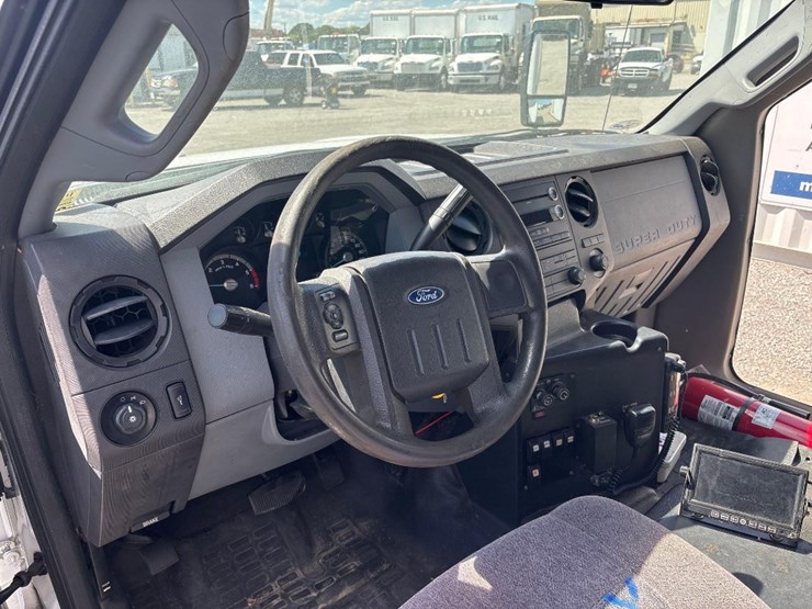 2011-ford-f550-image-7