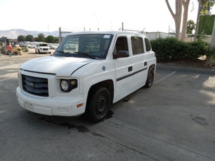 lot#--2014-mblt-mv-1-handicap-van-image-2