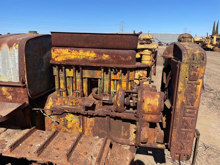 caterpillar-twenty-image-14