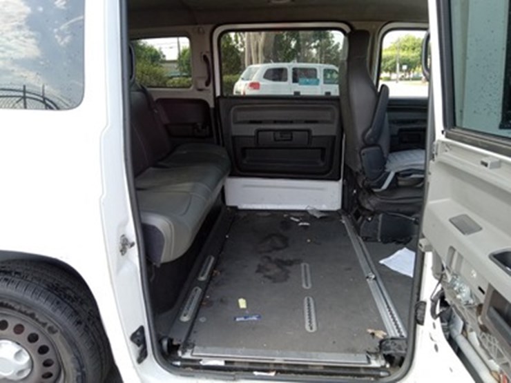 lot#--2014-mblt-mv-1-handicap-van-image-6