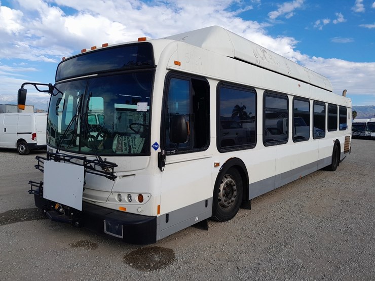 lot#--2007-new-flyer-c40lfr-transit-bus-image-2