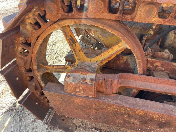 caterpillar-d4-image-33