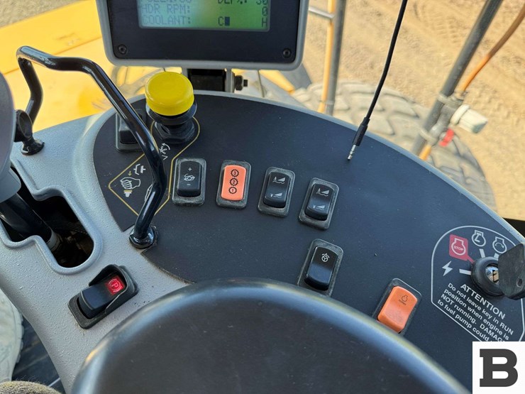 2015-new-holland-speedrower-260-image-71