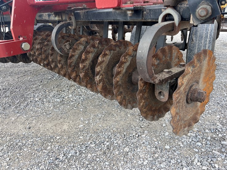 case-ih-330-image-4