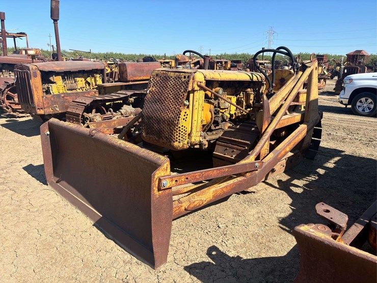 caterpillar-d2-image-1