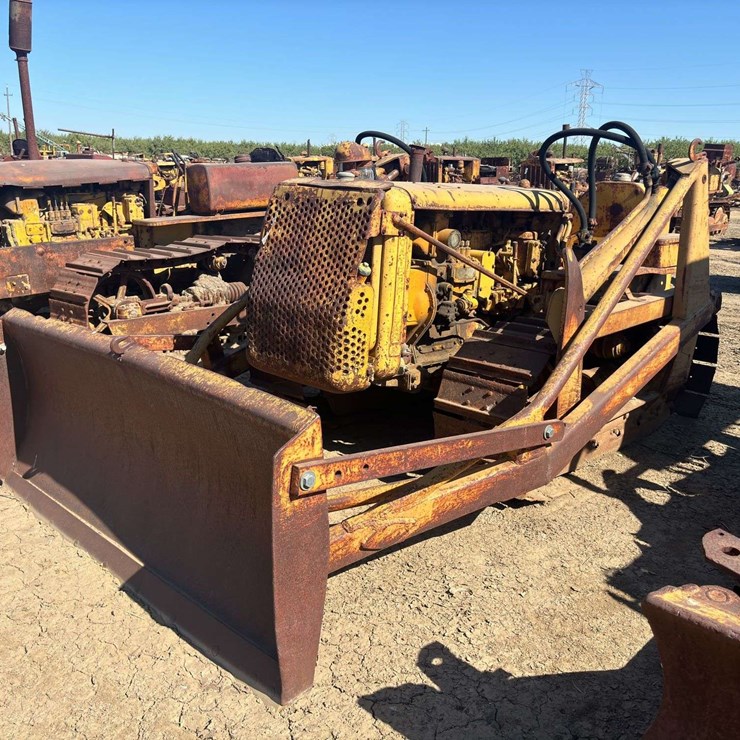 CATERPILLAR D2
