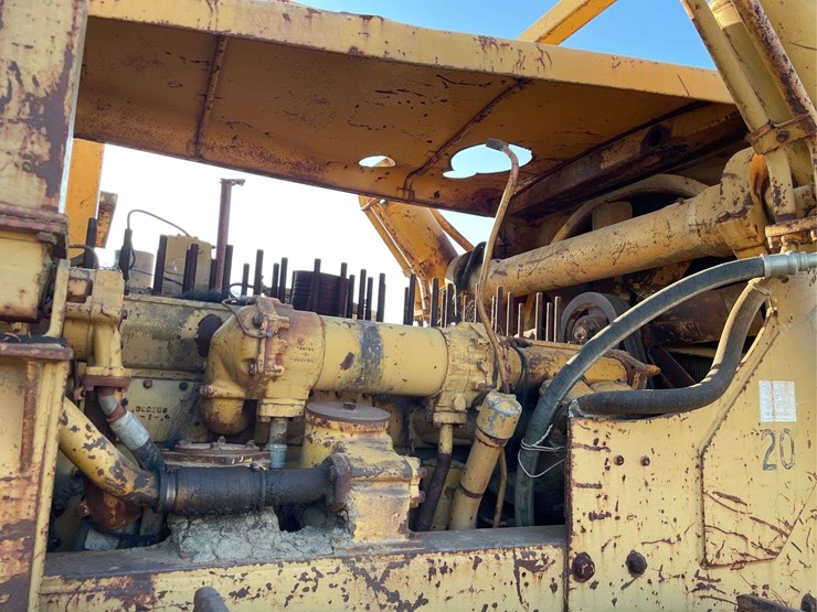 caterpillar-d9g-image-13