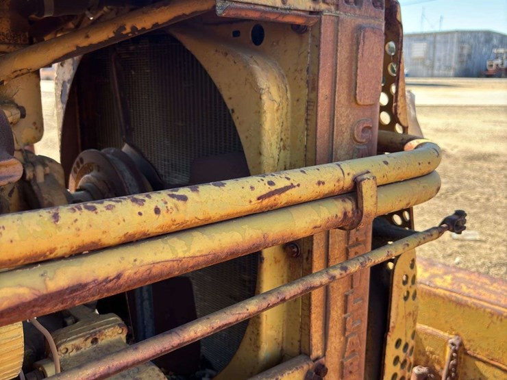 caterpillar-d4-image-21
