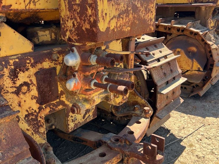 caterpillar-d6-image-34