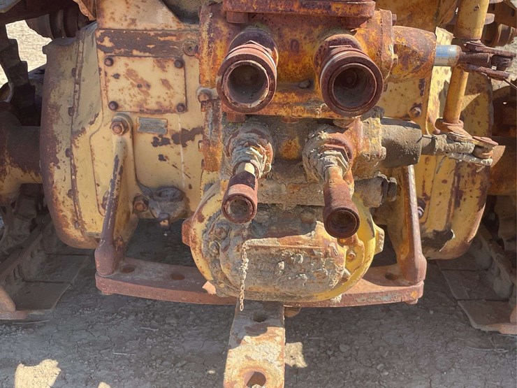caterpillar-d4-image-27