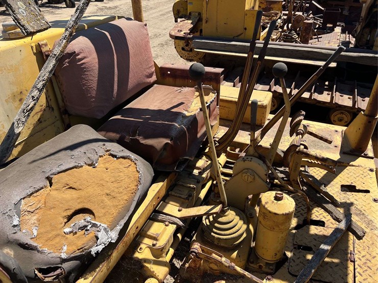 caterpillar-d8-image-34