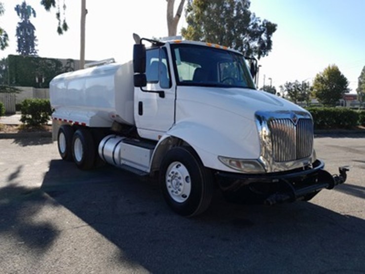 lot#---2015-international-rf027-water-truck-**buy-now*-image-1