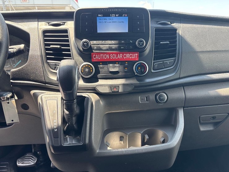 2021-ford-350-image-9