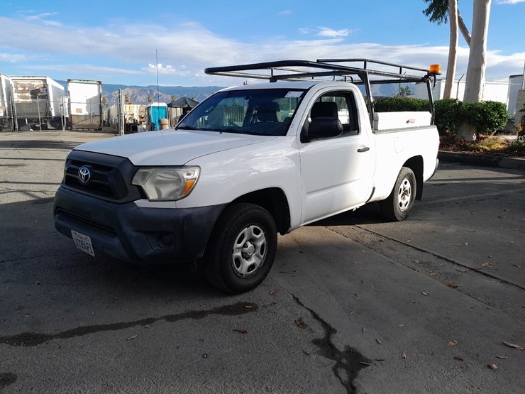 2013-toyota-tacoma-image-2
