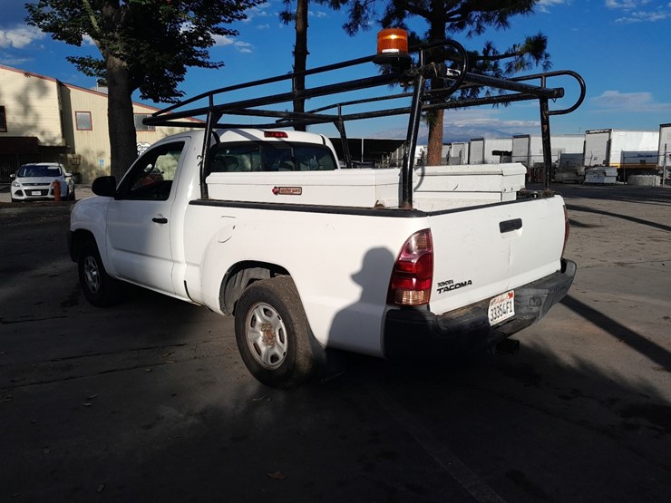 2013-toyota-tacoma-image-3