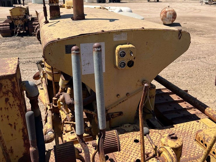 caterpillar-d8-image-21