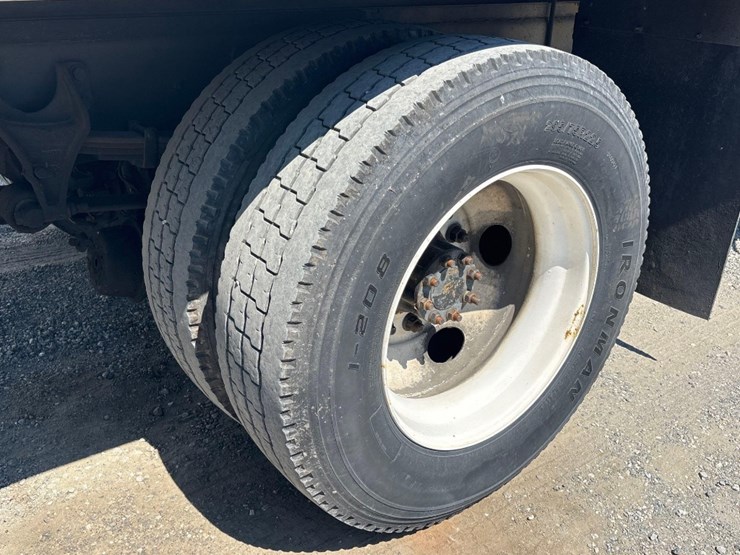 2011-international-durastar-4400-image-21