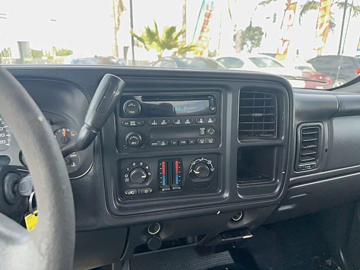 lot#-311-2006-chevy-silverado-**offsite**-buy-now-image-8