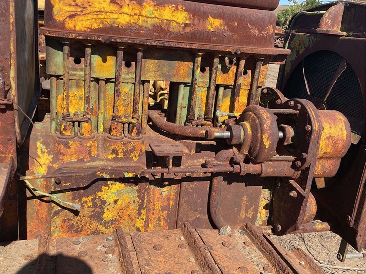 caterpillar-twenty-image-17