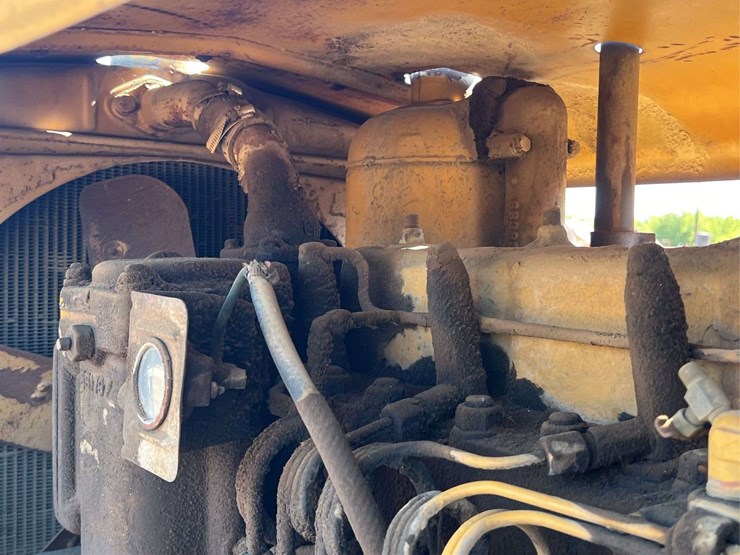 caterpillar-d6-image-39