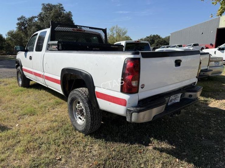 2005-chevrolet-silverado-image-9