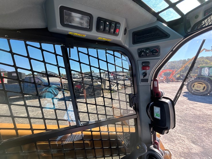 2021-caterpillar-259d3-image-21