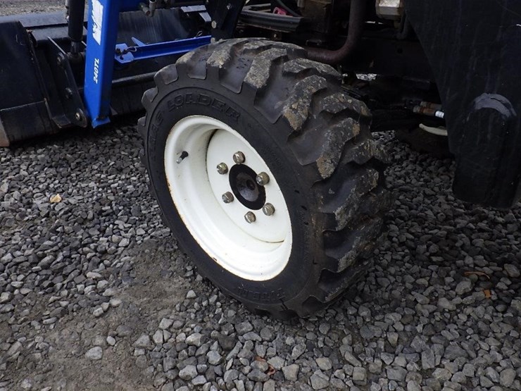 new-holland-boomer-30-image-18