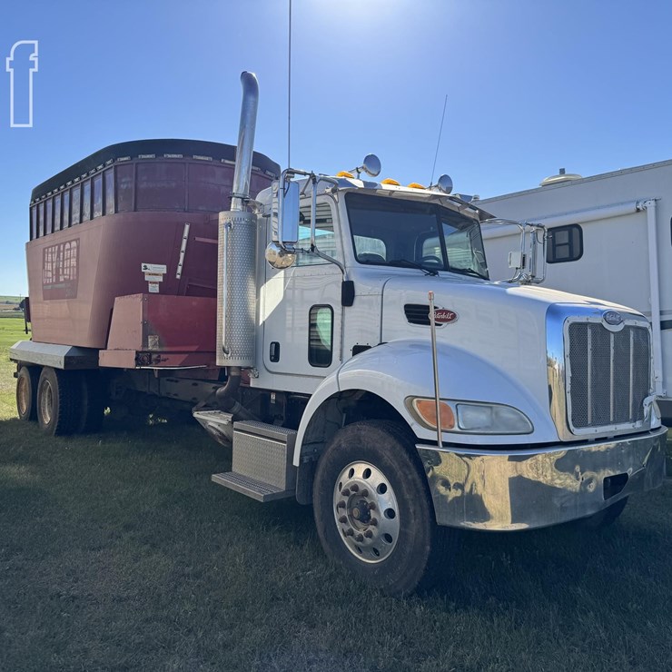 2005 PETERBILT 335