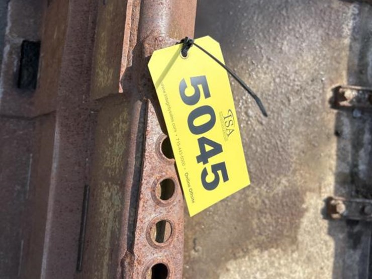 #5045-•-approx-82"-tooth-bucket-image-7