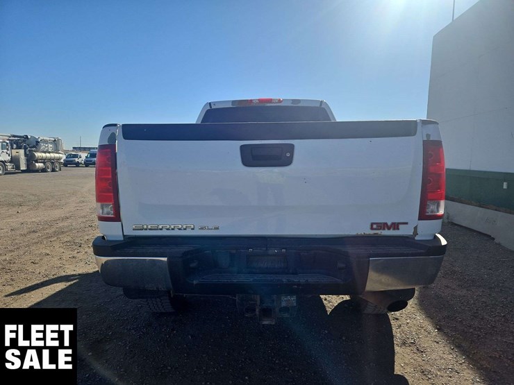 2014-gmc-sierra-3500hd-image-14
