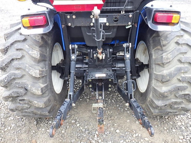 new-holland-boomer-30-image-15