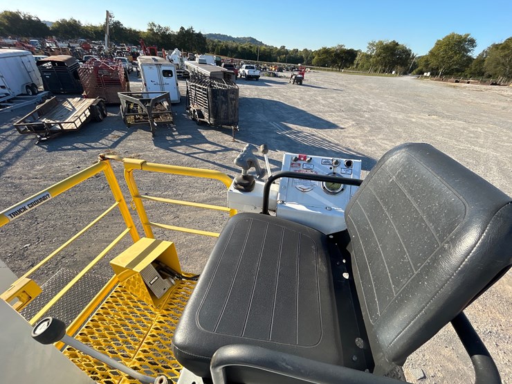 2012-international-durastar-4300-image-12