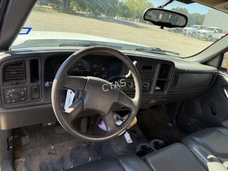 2006-chevrolet-silverado-image-17