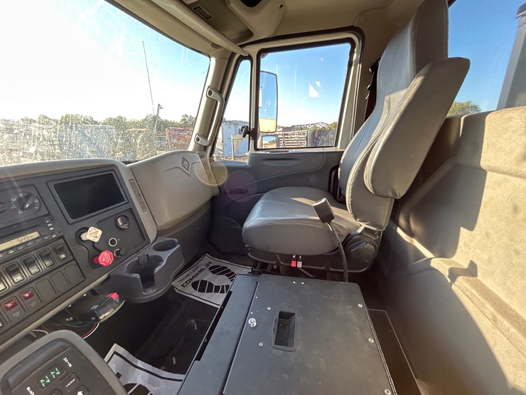 2012-international-durastar-4300-image-15